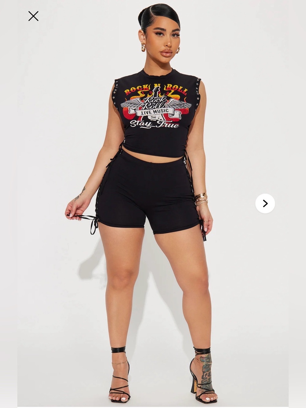 Black Hot 7 Rock & Roll Graphic Grommet Cropped T-Shirt Size L
